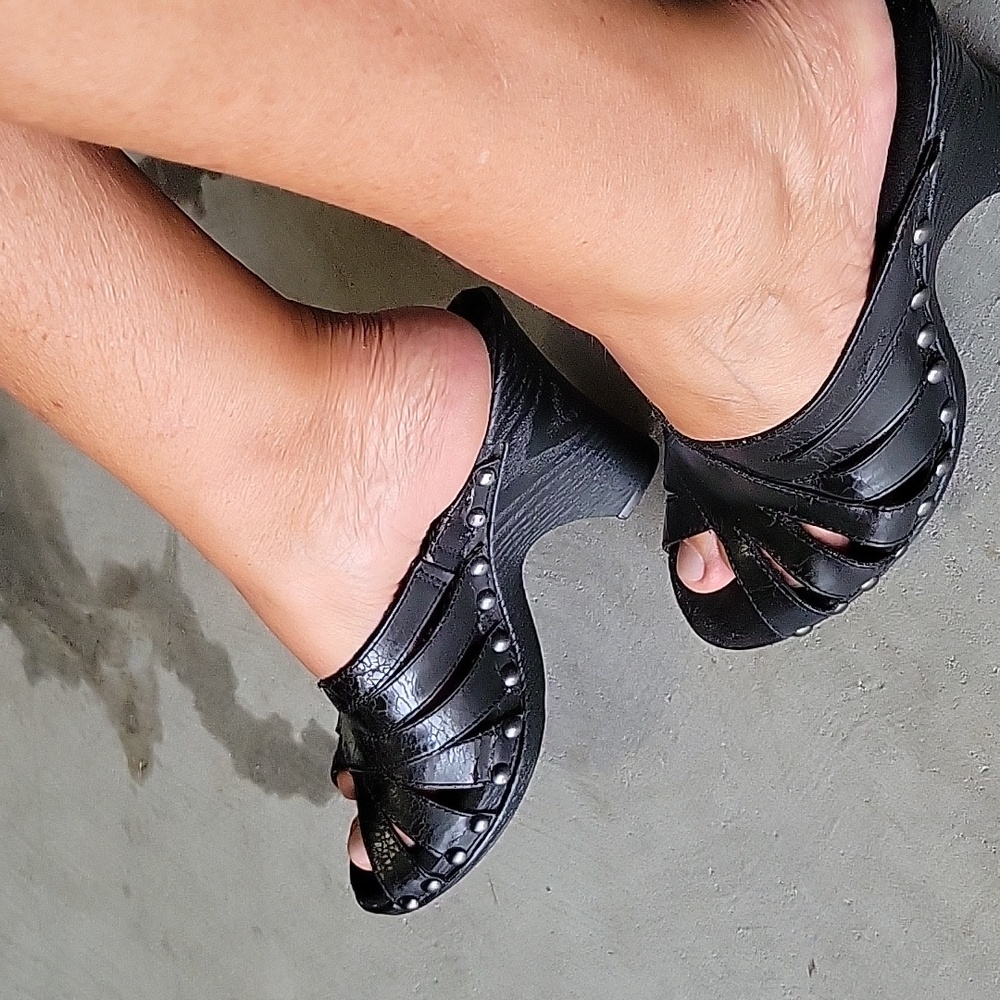 Women's Black Wedge Sandals Mountain Sole Size 7.5/8